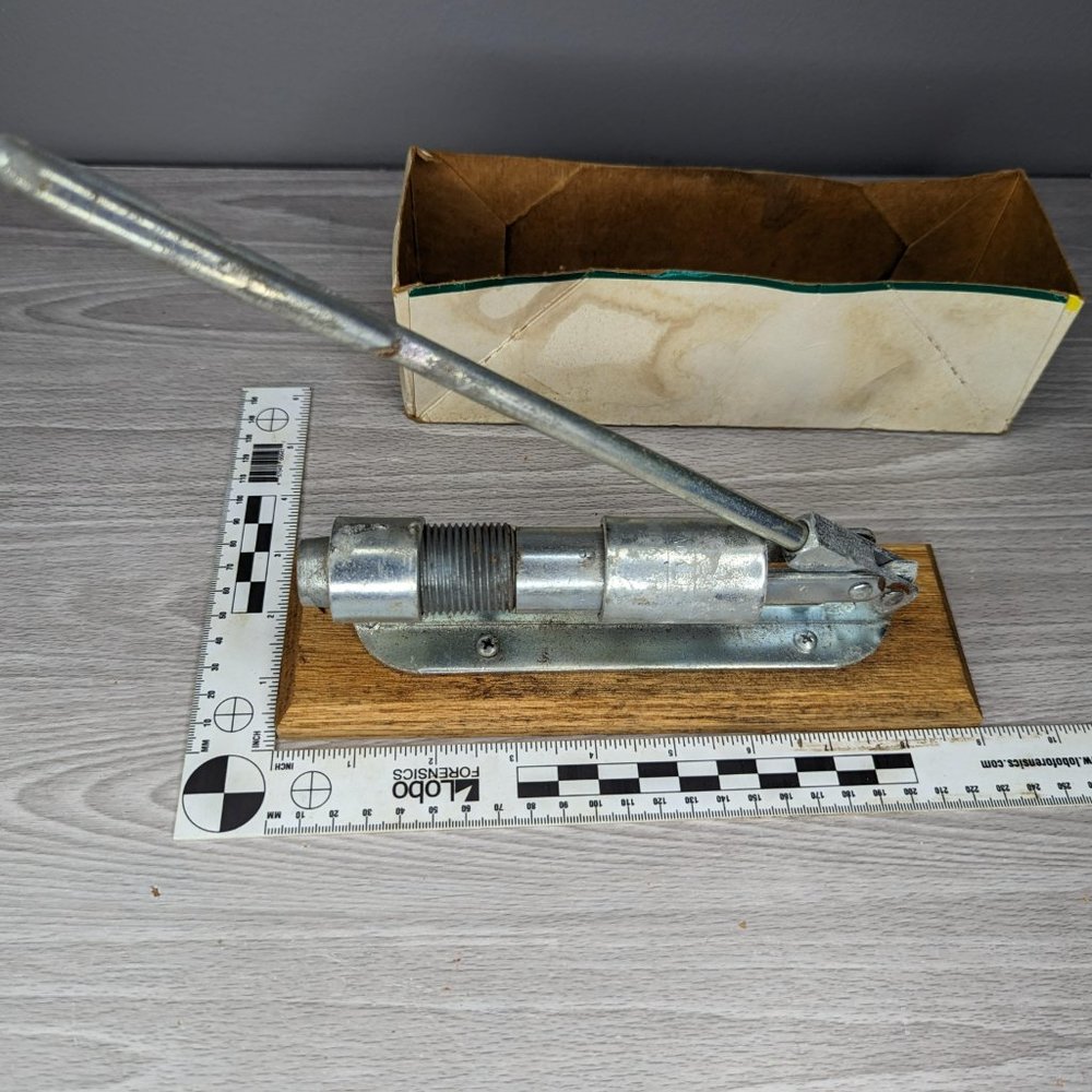 Vintage Reed's Rocket Nut Cracker R-300 w/Original Box - Picture 10 of 10